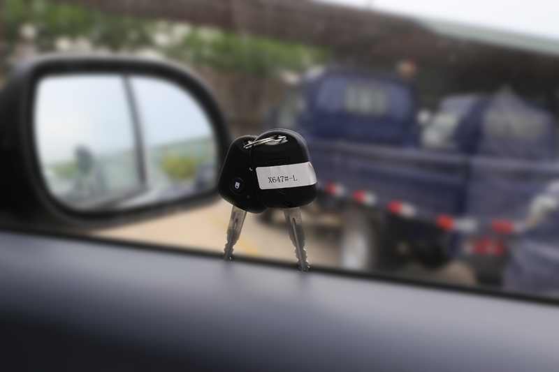 khoa dien Xe tải Van SRM X30i - V2