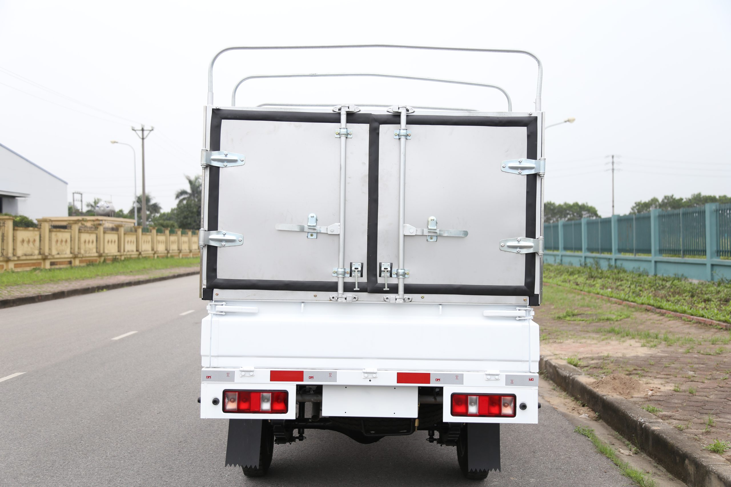 t30 T30 Thung Khung Mui 4 Xe tải SRM T30i - Thùng Mui Bạt