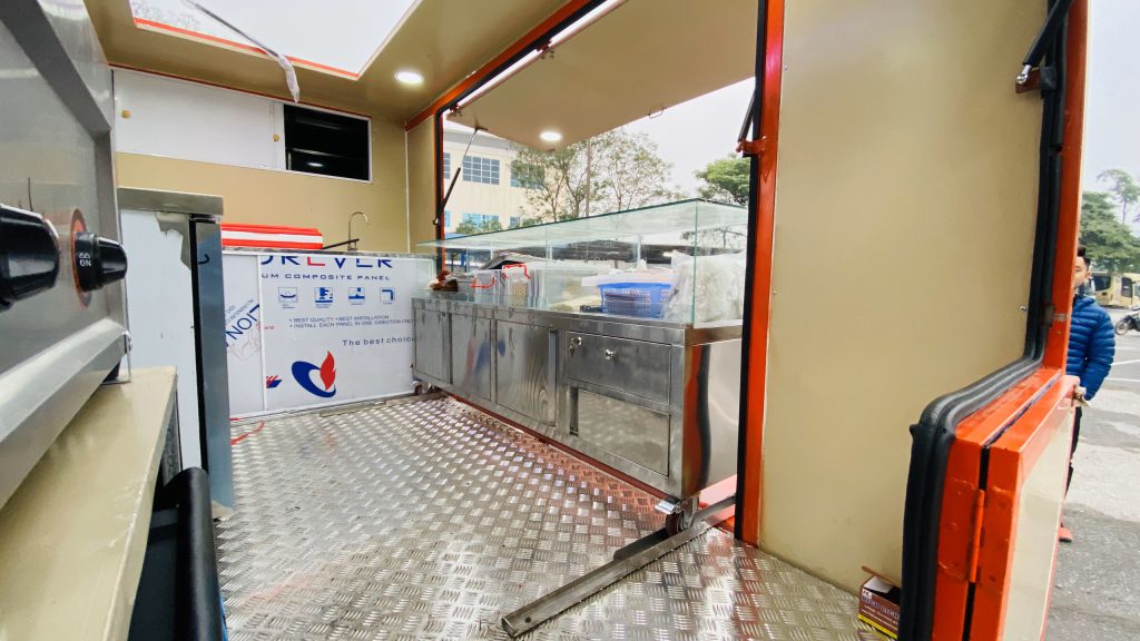 t30 ban hang luu dong 3 Xe tải SRM T30 bán hàng lưu động