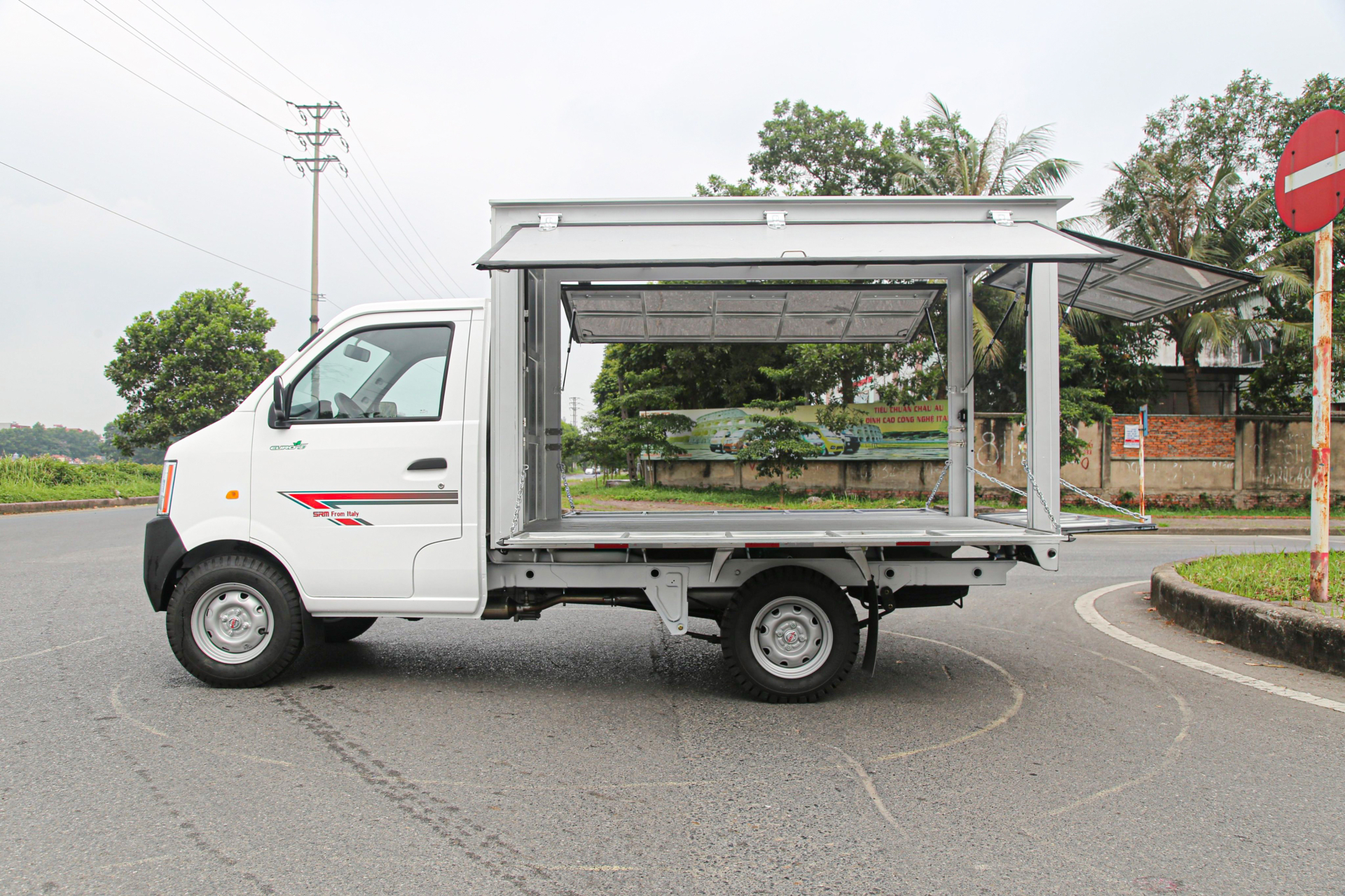 Xe Tải SRM K990 Thùng Kín Cánh Dơi